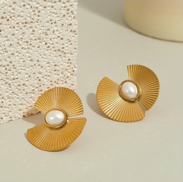 Metal Pearl Studs