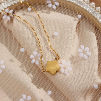 White Flower Necklace