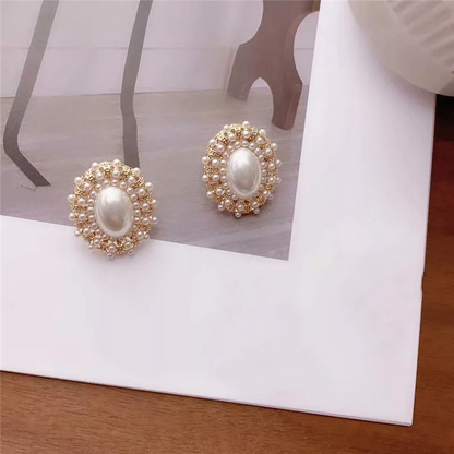 Pearl studs